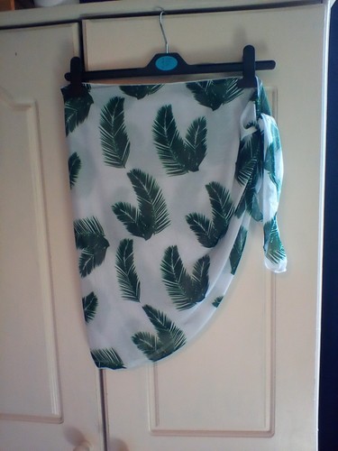 Green white sarong size - sarong, small