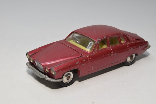 B69 corgi toys - corgi, jaguar