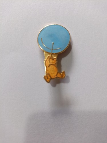 Winnie the pooh pin badge - pooh,