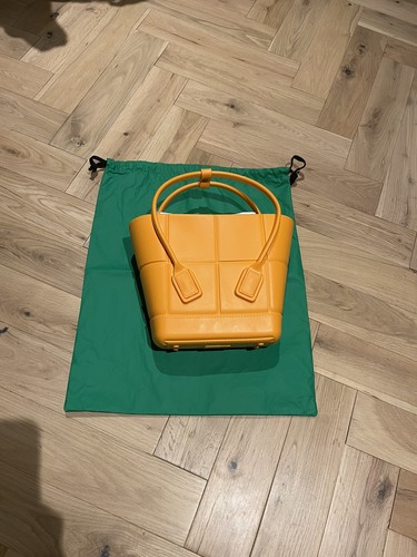 Bottega veneta arco tote - bottega,