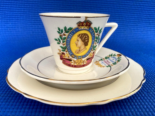 Vintage queen elizabeth - vintage,