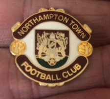 RARE NORTHAMPTON TOWN F.C. SHAPED CREST ENAMEL PIN BADGE