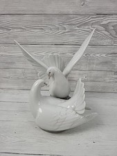 Lladro 6291 'Love Nest' Dove Figurine Decorative Ornament. PAC2001462