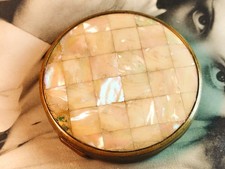 Mother of pearl Vintage Powder