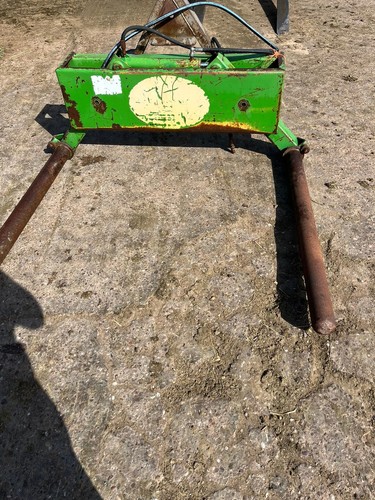 Bale squeeze with - , hydraulics
