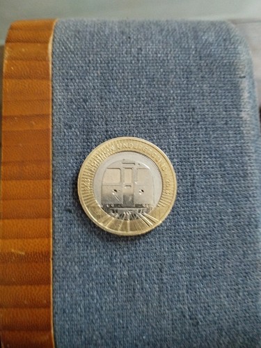 Coin two pound london - -,
