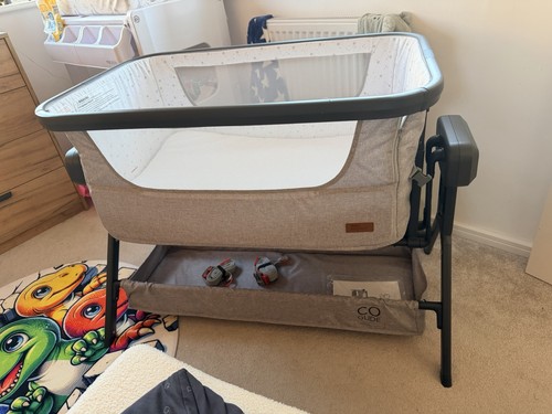 Glide baby bedside crib - bedside,