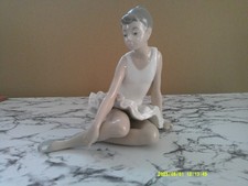 Nao by Lladro Porcelain 16cm x 17cm Figure of a Sitting Ballerina 