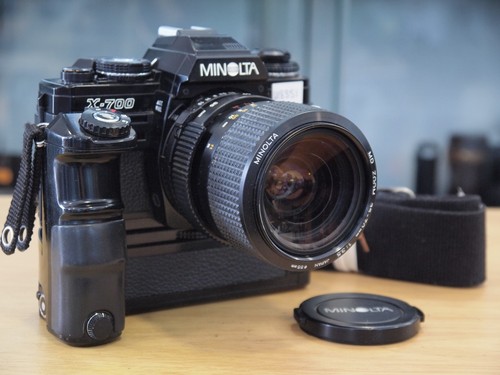Minolta 700 35mm slr - x-700,