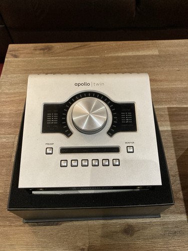 Universal audio apollo twin - apollo,