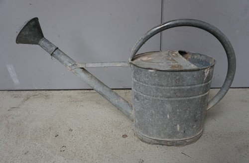 Vintage large garden watering - large,