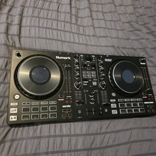 Numark Mixtrack Platinum Fx
