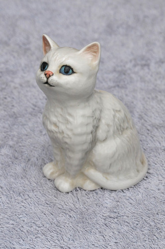 Beswick white shaded grey cat - white,