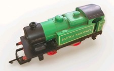 Hornby R856 0-4-0 tank loco 9