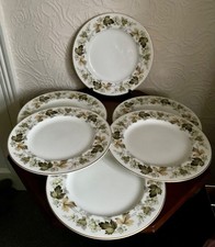 Royal Doulton Larchmont 27cm