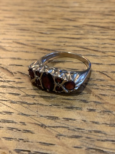 Stunning gold ring - gold, red