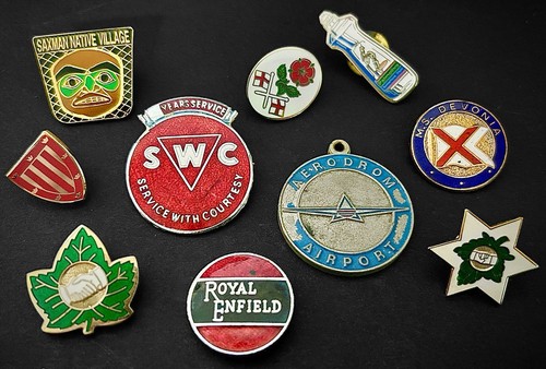 Vintage pin badge - vintage, medallion