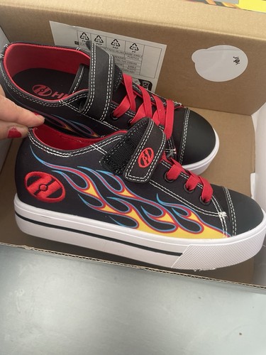 Heeleys snazzy brand new - 2,