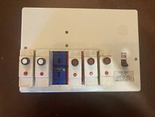 Vintage Wylex Six Way Consumer Unit/Fuse Box With 5 Circuit Breakers.