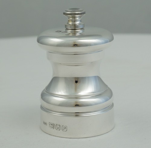 Vintage silver pepper - silver,
