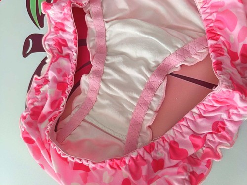 Pink heart frilly satin - 💕,