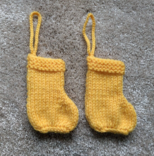 Hand knitted mini yellow - x,