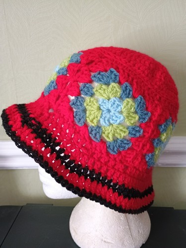 Crochet granny square hat - ,