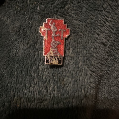 Ladies 1983 golf - , badge