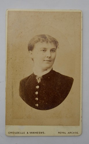 Cdv 19th century lady - cdv, a