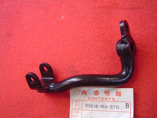 Right front footrest support - right,
