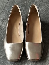 Stunning Gold Court Shoes by