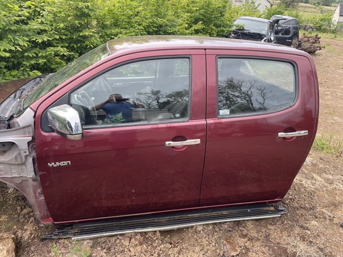 Isuzu max passenger - d,