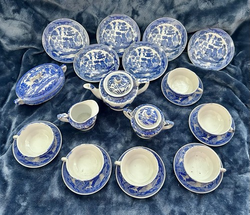 Vintage 1950s blue willow - vintage,