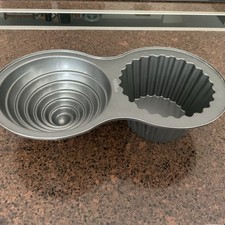 Wilton Giant Cup Cake Tin/