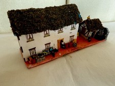 LINESIDE DIORAMA WITH PEOPLE ACCESSORIES ETC OO GAUGE