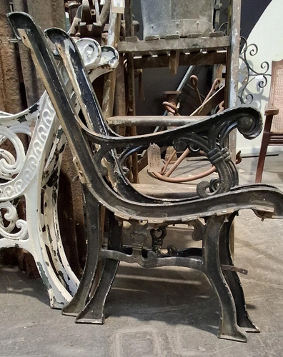 Vintage cast iron - cast, ends