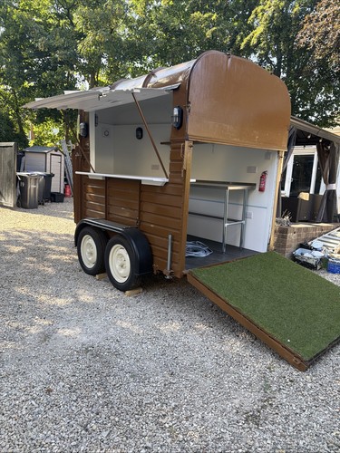 Mobile horsebox food trailer - horsebox,