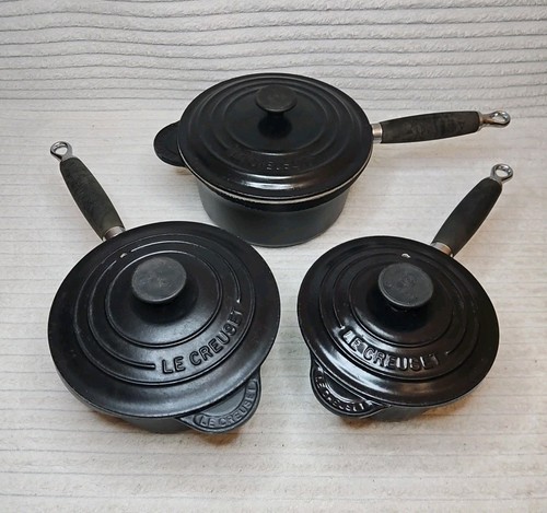 Creuset black cast iron - le,