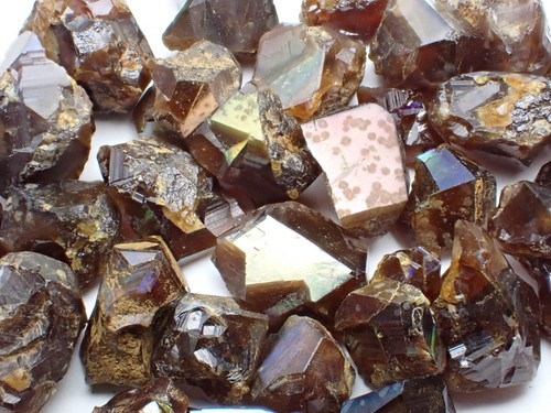 Total 100cts rough - 100cts,