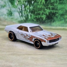 Hot Wheels '69 Camaro Diecast