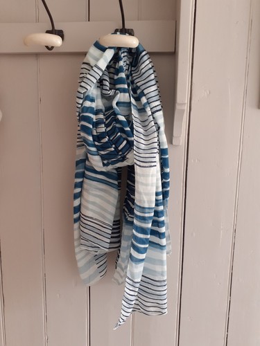 Crew clothing large scarf - scarf, /