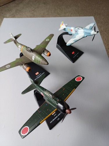 Amercom diecast model - 1:72,