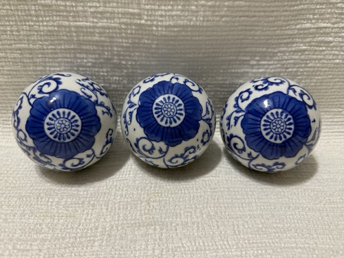 Pretty white blue flowers - (3), white/blue