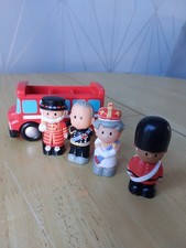 Happyland Royals. Bus, Queen ,King ,Solider ,beefeater, used