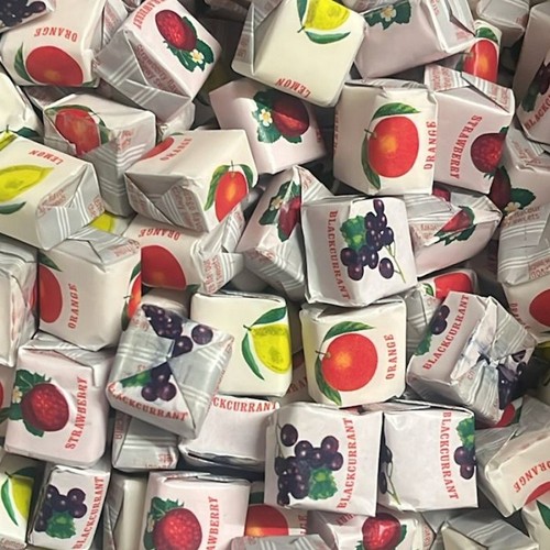 Fruit caramels chews pick - fruit, n