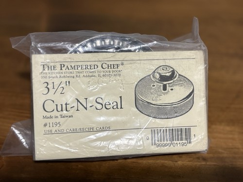 Pampered chef cut - chef, 1/2