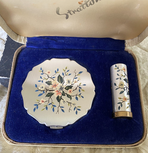 Vintage lovely 1950s stratton - lovely,