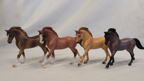 Breyer stablemates cantering - stablemates,
