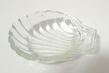 Vintage Pyrex Glass 480 Shell Dish / Scallop dish / Soap dish / Trinket dish