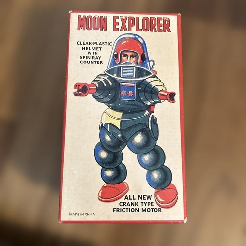 Moon explorer tin toy robot - explorer,